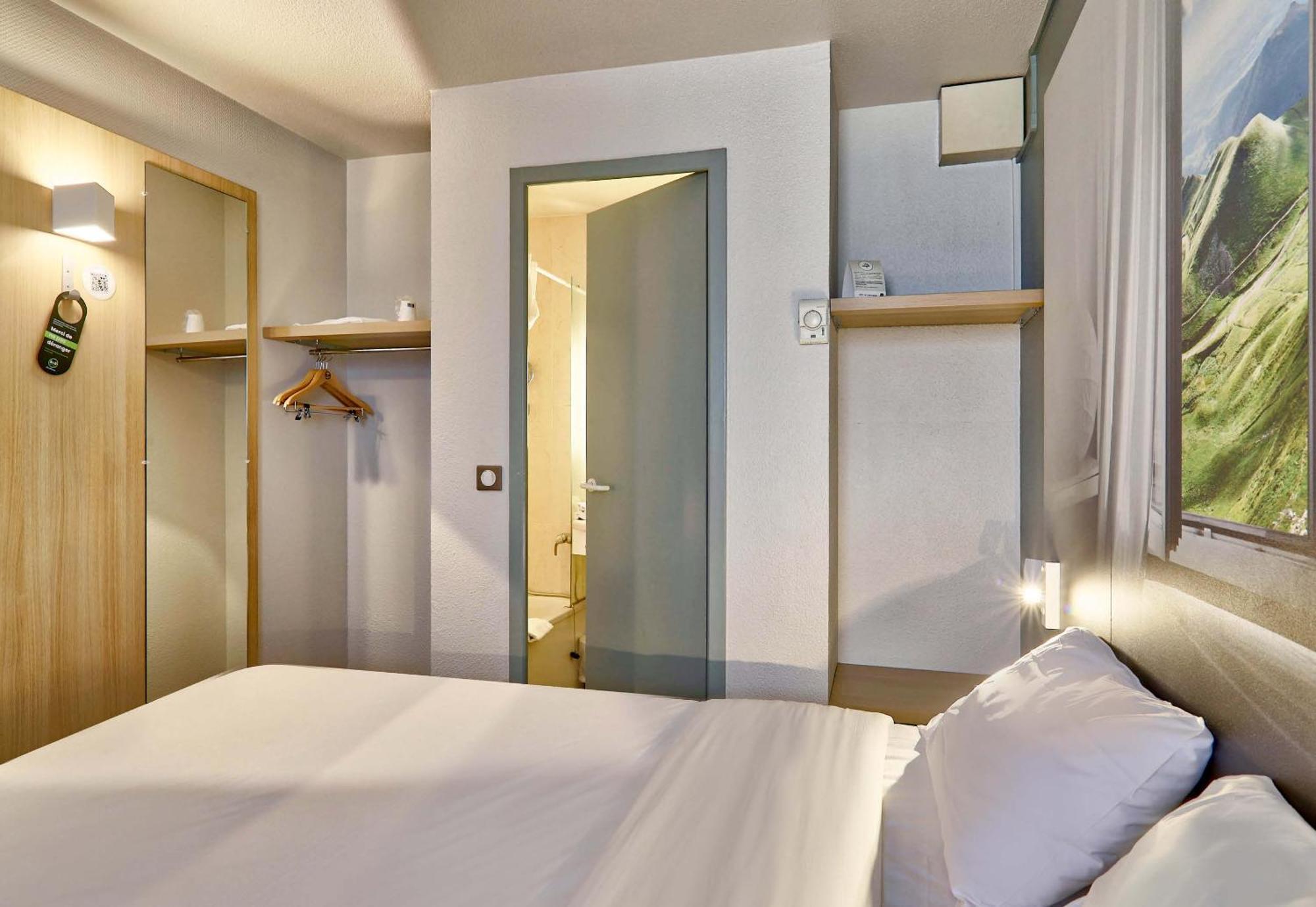 B&B Hotel Clermont-Ferrand Le Brezet Aeroport ภายนอก รูปภาพ
