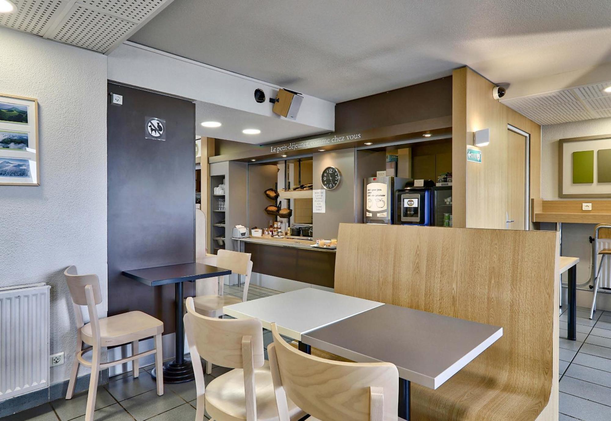 B&B Hotel Clermont-Ferrand Le Brezet Aeroport ภายนอก รูปภาพ