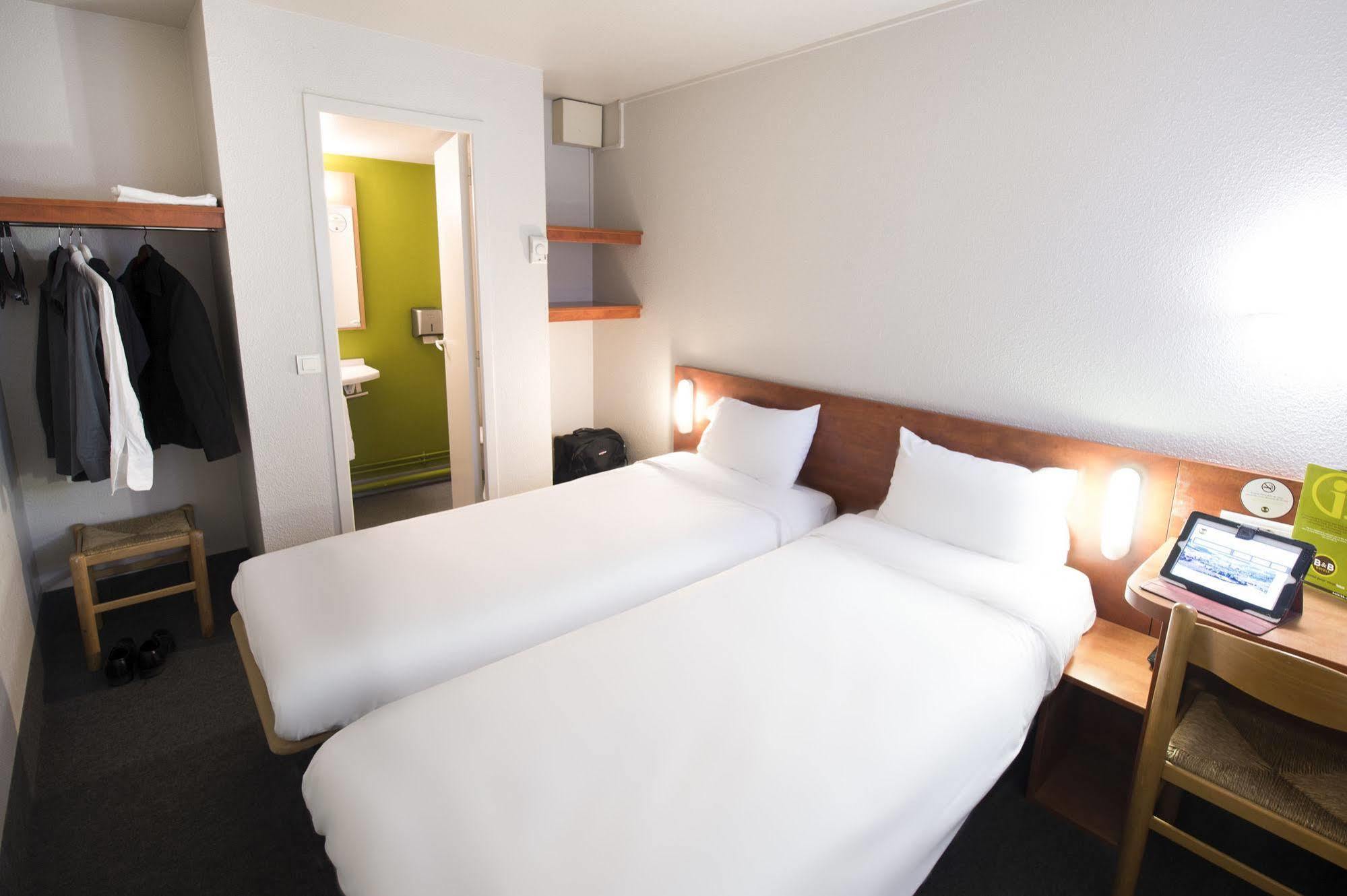 B&B Hotel Clermont-Ferrand Le Brezet Aeroport ภายนอก รูปภาพ